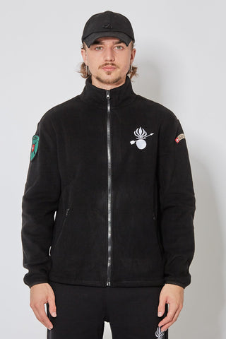 Schwarzer CH+ARMED Isone Gren Fleece aus Polyester mit weisser Stickerei, Suisse Badge und verstellbarem Bund – Vorderansicht.