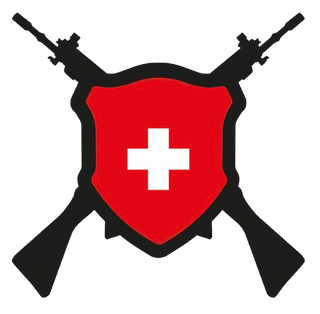 Logo von CH+ARMED: Rotes Schild mit weissem Schweizer Kreuz und zwei gekreuzten Gewehren